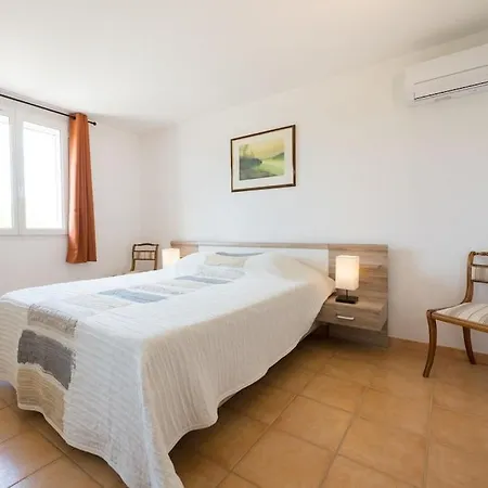 Du Miel D'or, 12 Pers, Au Coeur Du Luberon, Air-conditionne, Piscine, Propriete De 5000 M2 Holiday home